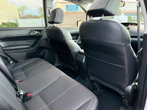 Used 2017 Subaru Forester 2.5i Touring AWD/4WD image 16