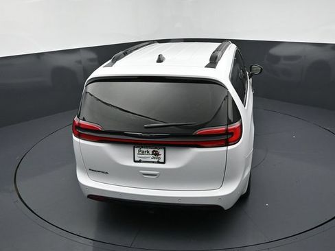 Used 2024 Chrysler Pacifica Touring-L w/ Road Tripper Package FWD image 13