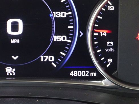 Used 2023 Chevrolet Traverse Premier image 29