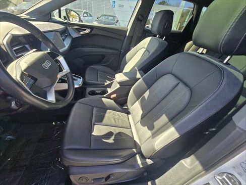 Used 2024 Audi Q4 e-tron Prestige image 25