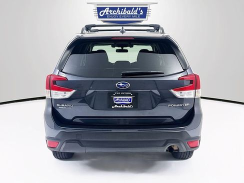 Used 2019 Subaru Forester Premium w/ All-Weather Package image 5