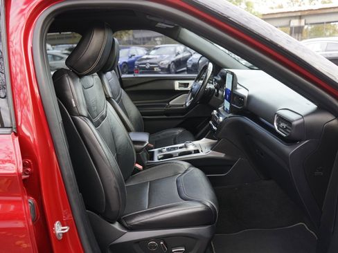 Used 2020 Ford Explorer ST w/ ST Street Pack image 18