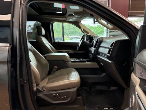Used 2019 Ford Expedition Limited w/ Equipment Group 302A image 30