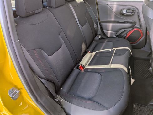 Used 2019 Jeep Renegade Trailhawk w/ LED Lighting Group AWD/4WD image 36