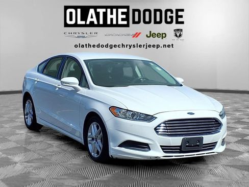 Used 2016 Ford Fusion SE FWD image 31
