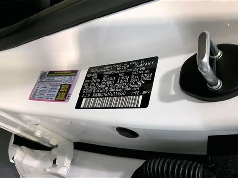 Used 2023 Genesis GV70 2.5T w/ Advanced Package image 31