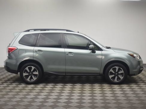 Used 2017 Subaru Forester 2.5i Premium AWD/4WD image 13