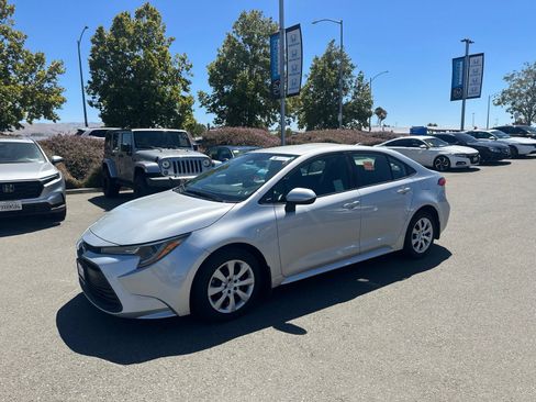 Used 2023 Toyota Corolla LE FWD image 5