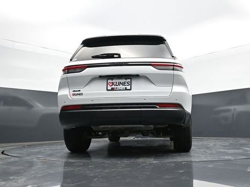 Used 2025 Jeep Grand Cherokee Altitude AWD/4WD image 56