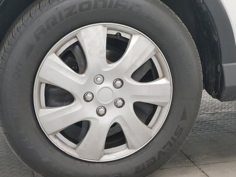 Used 2018 Toyota RAV4 LE FWD image 31