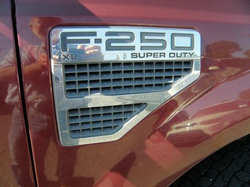 Used 2009 Ford F250 XL image 3