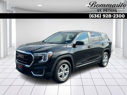 Used 2022 GMC Terrain SLE image 1
