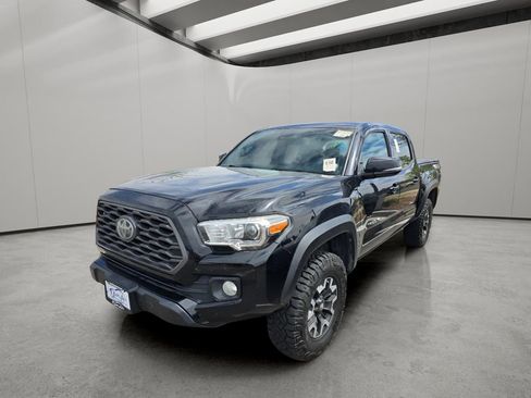 Used 2020 Toyota Tacoma TRD Off-Road w/ Technology Package AWD/4WD image 2