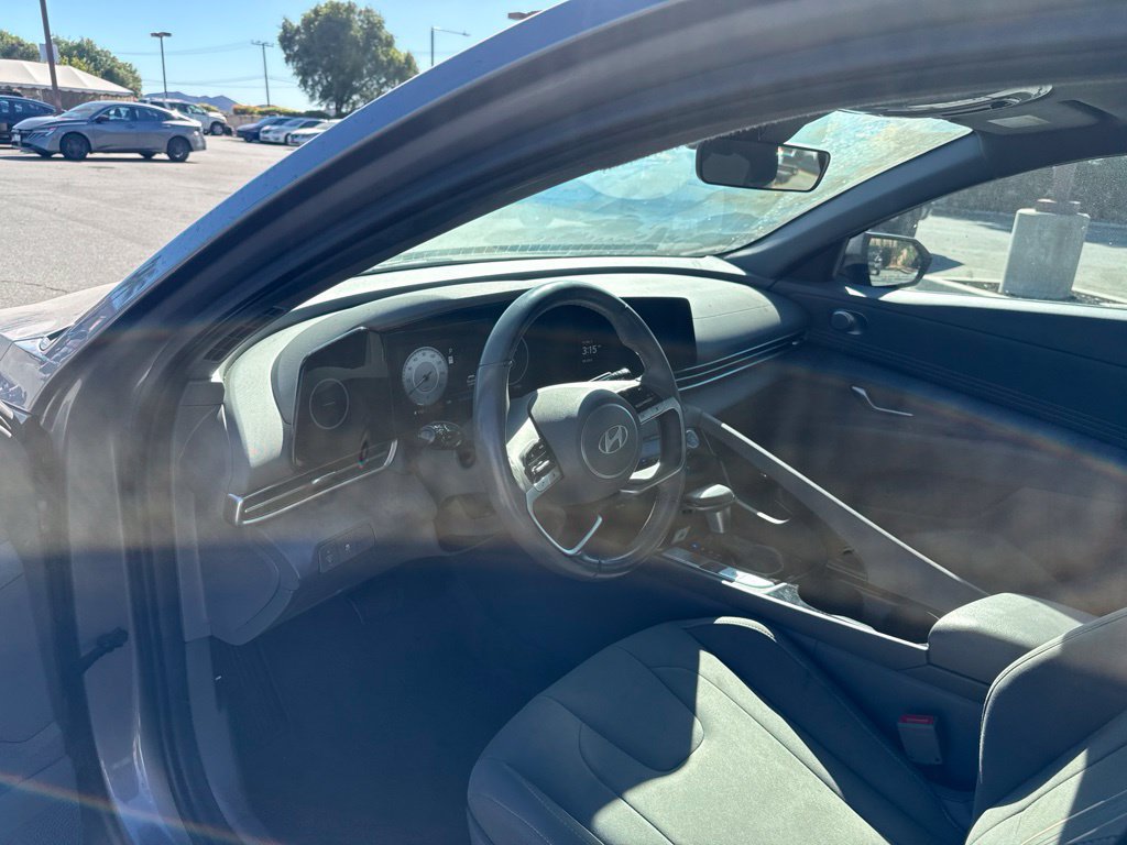 Used 2025 Hyundai Elantra SEL FWD image 15