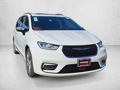 New 2026 Chrysler Pacifica Pinnacle FWD image 7
