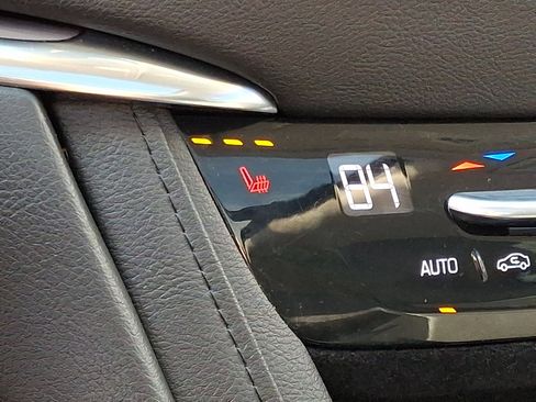 Used 2018 Cadillac XT5 Luxury image 26