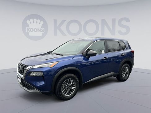 Used 2023 Nissan Rogue S image 1