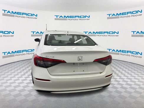 Used 2023 Honda Civic EX image 4