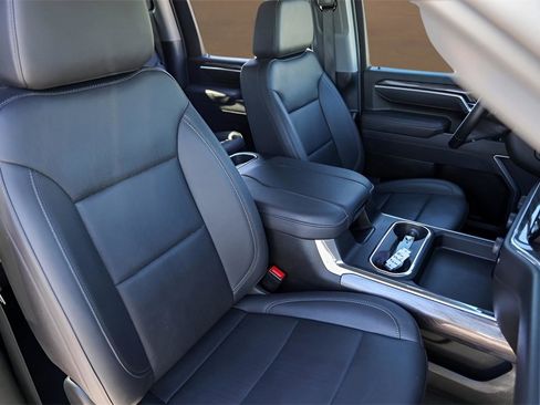 Used 2025 Chevrolet Silverado 2500 LTZ w/ LTZ Convenience Package image 29