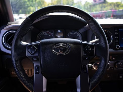 Used 2021 Toyota Tacoma TRD Off-Road AWD/4WD image 28
