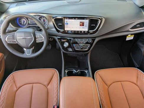 New 2026 Chrysler Pacifica Pinnacle image 15