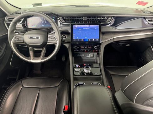 Used 2024 Jeep Grand Cherokee Limited 4xe w/ Luxury Tech Group II image 13