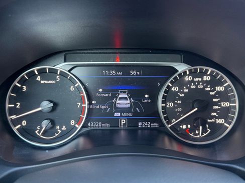 Used 2023 Nissan Altima 2.5 SR w/ SR Premium Package image 23