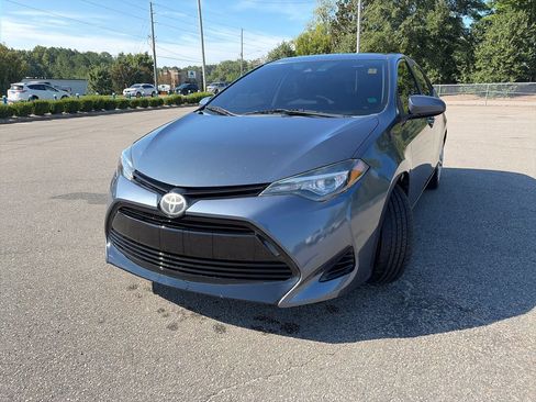 Used 2017 Toyota Corolla LE FWD image 1