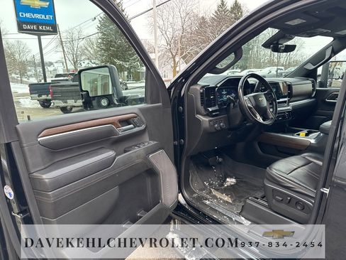 Used 2024 Chevrolet Silverado 3500 High Country w/ Technology Package image 9