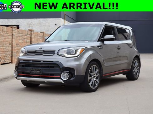 Used 2018 Kia Soul ! w/ Tech Package FWD image 2