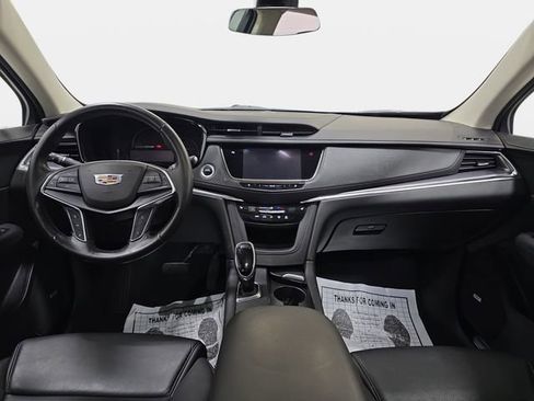 Used 2019 Cadillac XT5 Luxury w/ LPO, Black Ice Package FWD image 10