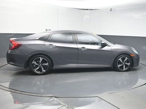 Used 2017 Honda Civic Touring image 8