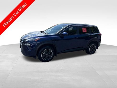 Used 2024 Nissan Rogue SV AWD/4WD image 2