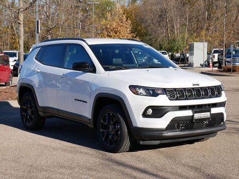 New 2026 Jeep Compass Latitude image 2