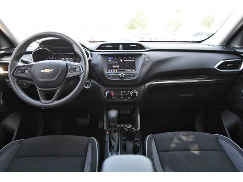 Used 2022 Chevrolet TrailBlazer LT FWD image 9