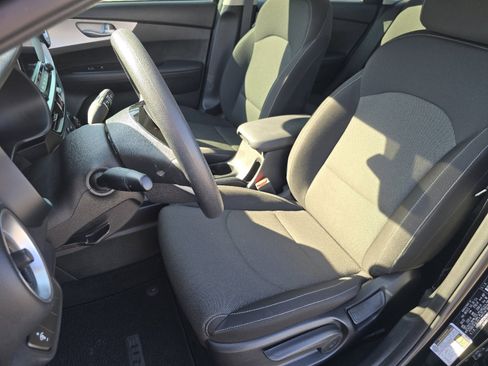 Used 2023 Kia Forte LXS image 20