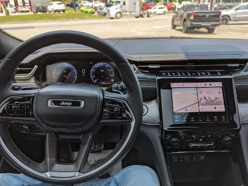 Used 2022 Jeep Grand Cherokee Overland image 15