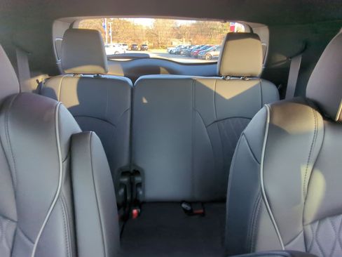 Used 2024 Buick Enclave Avenir w/ Avenir Technology Package image 24