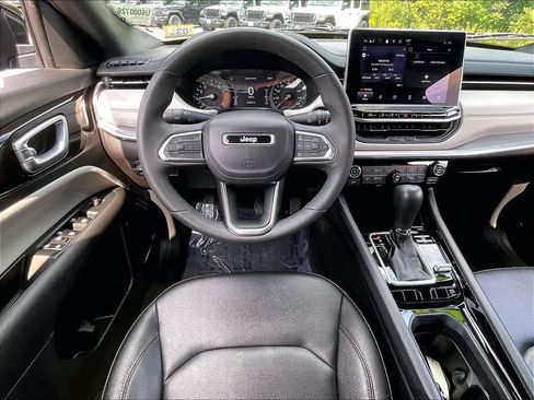 Used 2024 Jeep Compass Limited AWD/4WD image 16