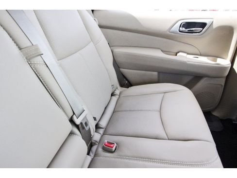 Used 2019 Nissan Pathfinder FWD image 14