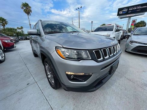 Used 2020 Jeep Compass Latitude AWD/4WD image 4