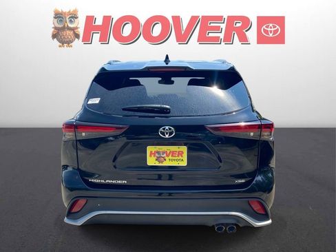 Used 2024 Toyota Highlander XSE FWD image 9