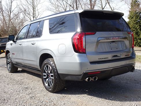 Used 2023 GMC Yukon XL AT4 w/ AT4 Premium Package image 8