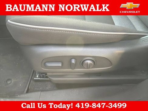 Used 2026 Chevrolet TrailBlazer LT w/ Convenience Package FWD image 17