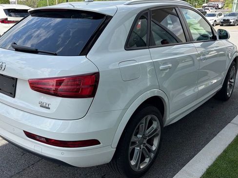 Used 2018 Audi Q3 2.0T Premium w/ Convenience Package AWD/4WD image 3