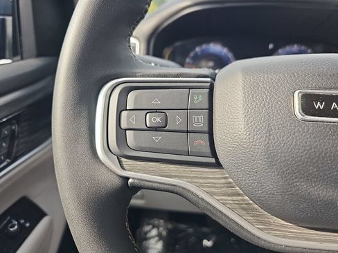 Used 2024 Jeep Wagoneer Series II w/ Flexible Seating Group RWD image 17