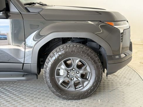 Used 2024 Lexus GX 550 AWD/4WD image 12