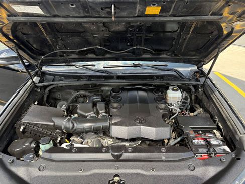 Used 2014 Toyota 4Runner Limited AWD/4WD image 27