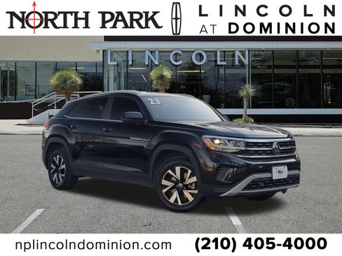 Used 2023 Volkswagen Atlas Cross Sport SE image 1