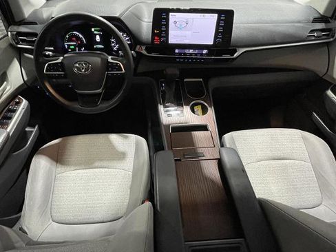 Used 2021 Toyota Sienna LE w/ LE Plus Package image 10